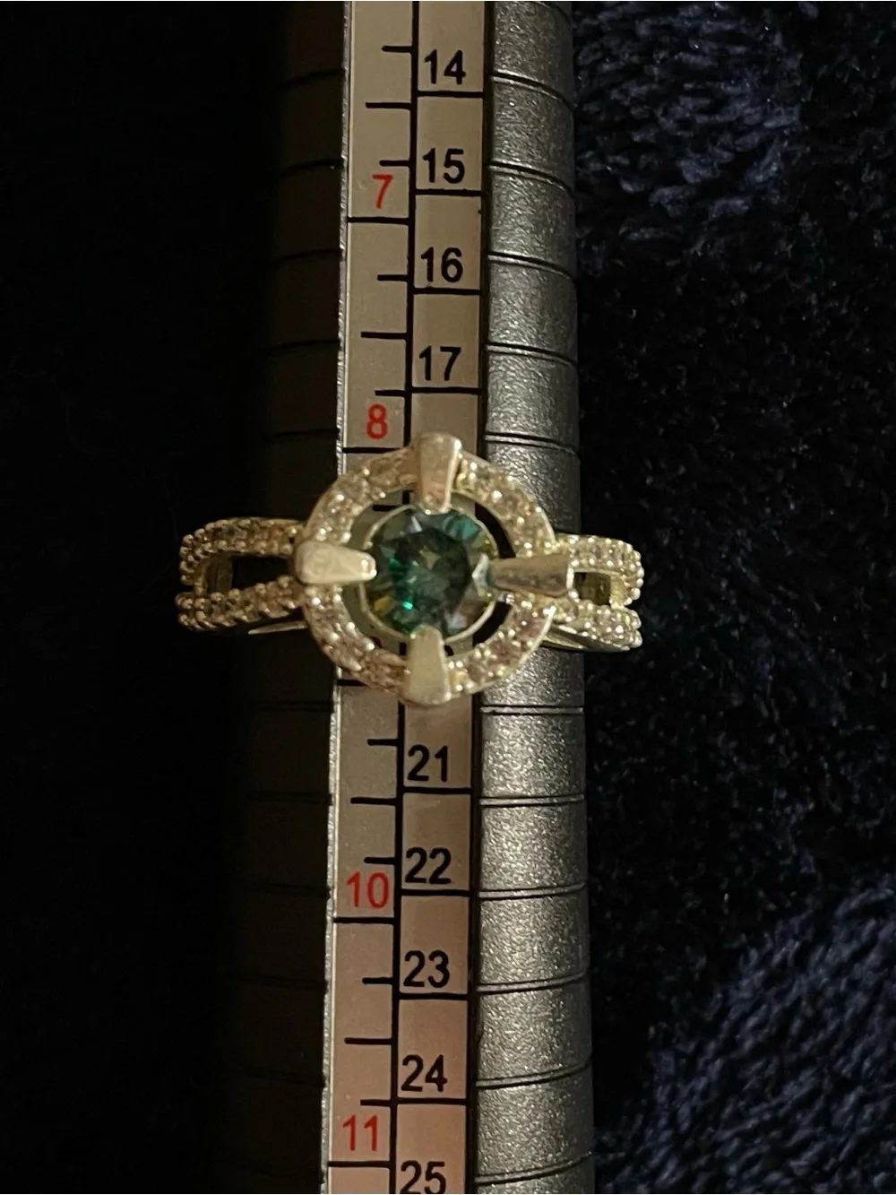 Unique Design Certified 2.58 Carat Green Diamond Ring